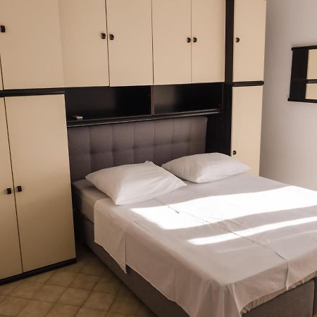 Apartments Anita 1 Barbat na Rabu Екстериор снимка