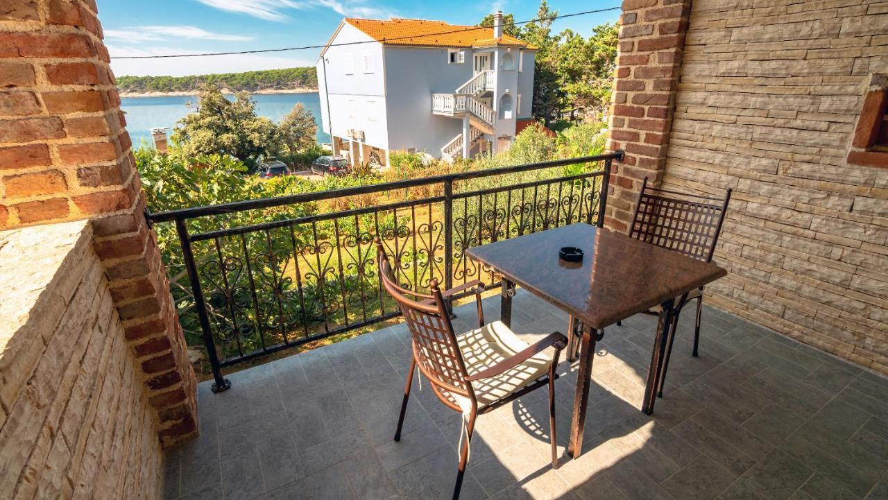 Apartments Anita 1 Barbat na Rabu Екстериор снимка
