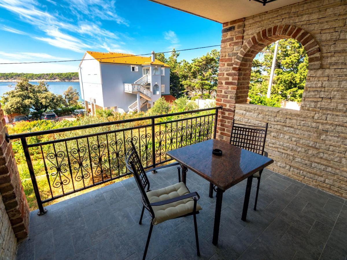 Apartments Anita 1 Barbat na Rabu Екстериор снимка
