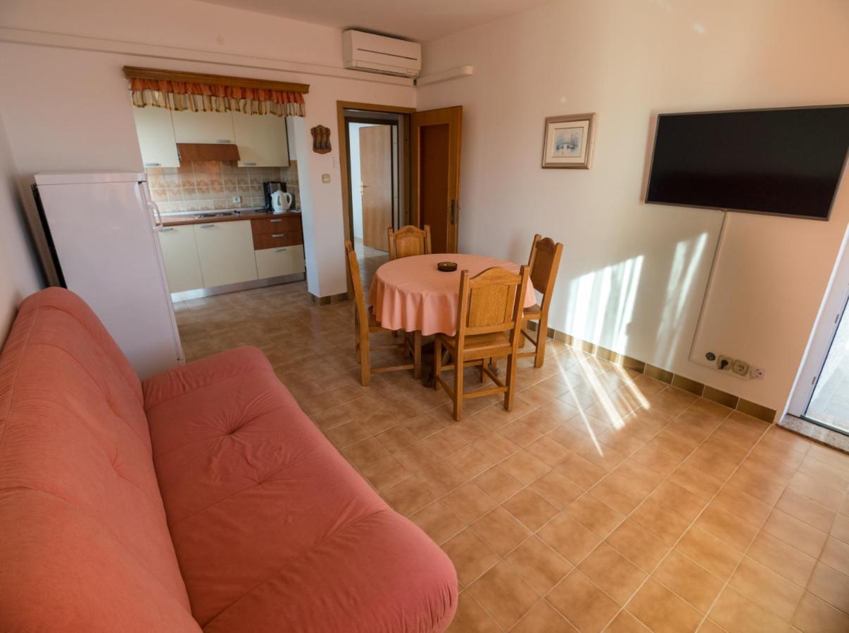 Apartments Anita 1 Barbat na Rabu Екстериор снимка