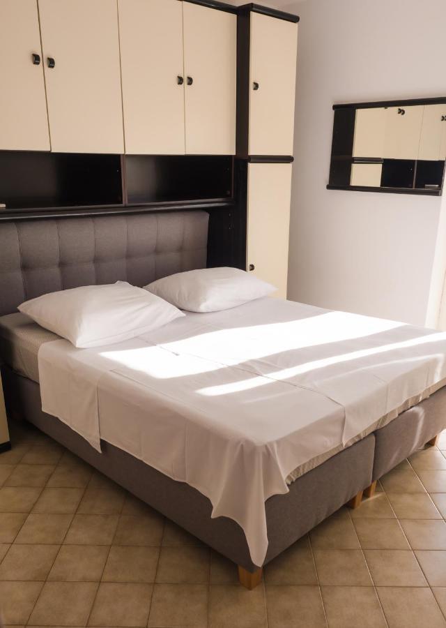 Apartments Anita 1 Barbat na Rabu Екстериор снимка